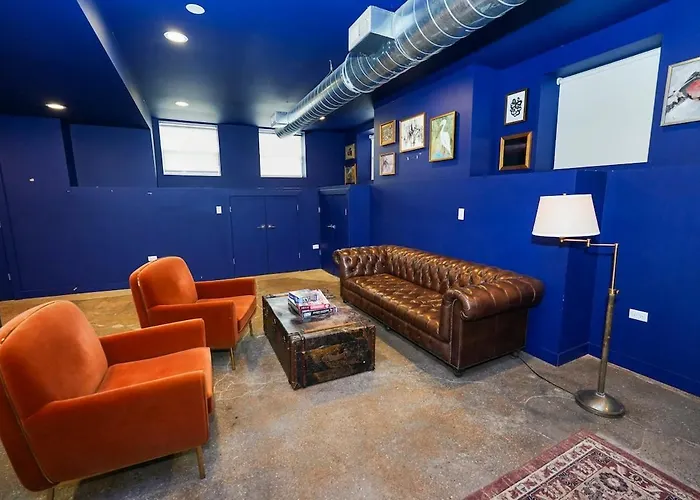 Modern 4br Pilsen Retreat Near Illinois Medical District & Downtown * Chicago