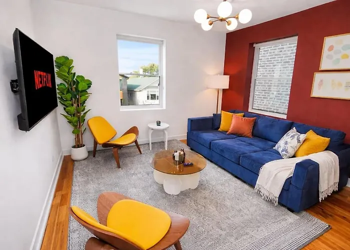 Апартаменты Modern 4br Pilsen Retreat Near Illinois Medical District & Downtown